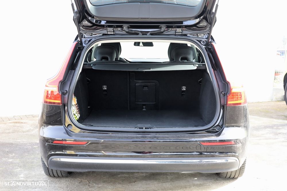 Volvo V60 2.0 T6 AWD TE Essential - 4