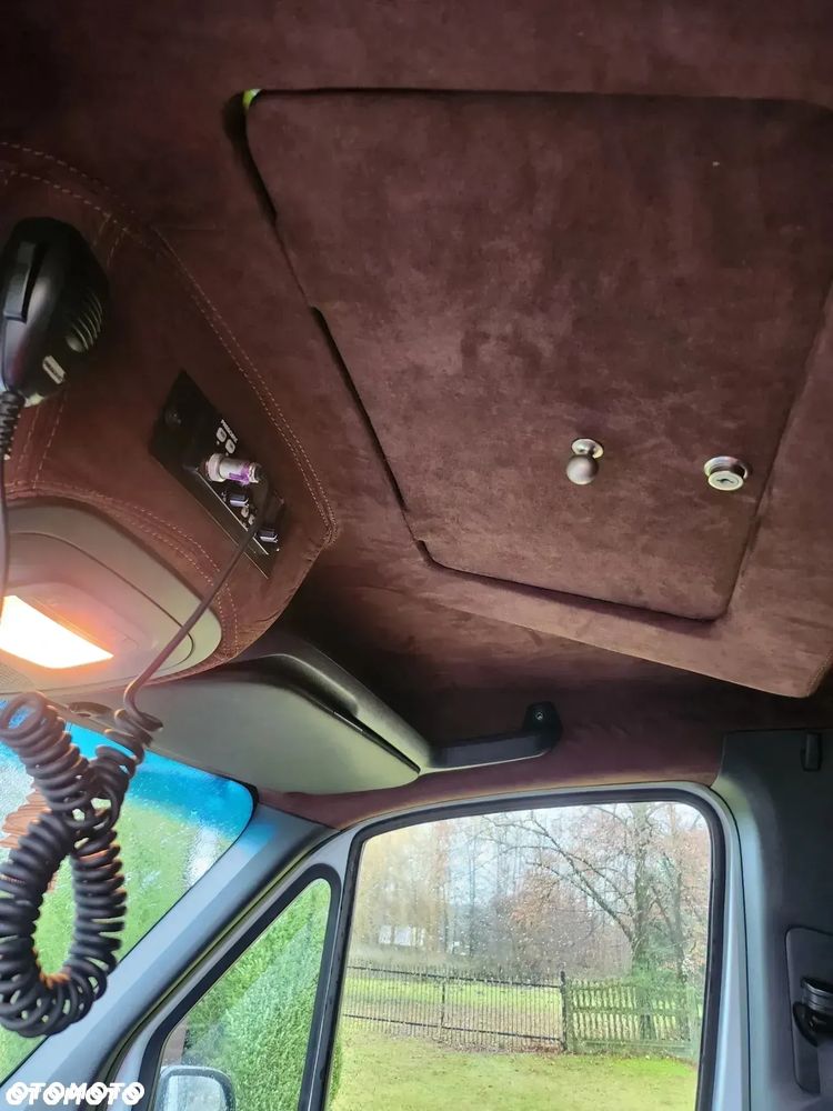 Mercedes-Benz Sprinter - 11