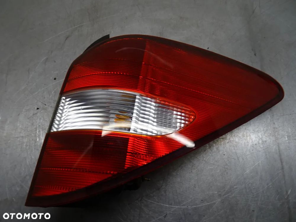 SSANGYONG RODIUS I 04-07 LAMPA PRAWY TYŁ TYLNA - 12