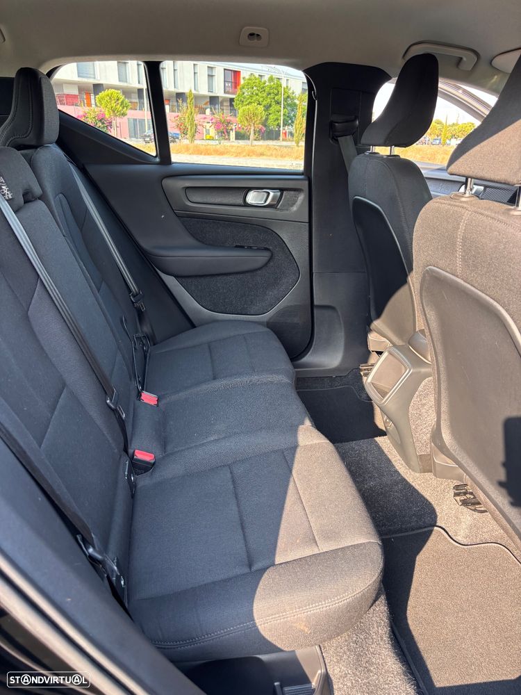 Volvo XC 40 1.5 T2 Momentum Core - 24