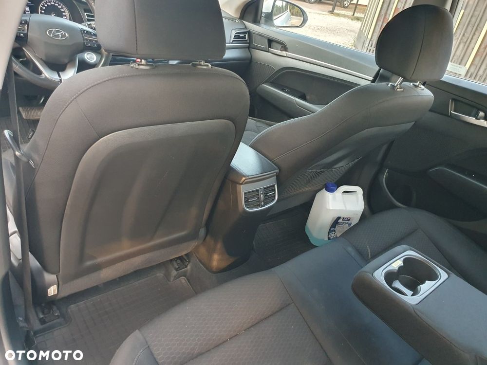 Hyundai Elantra 1.6 Comfort Premiere - 7