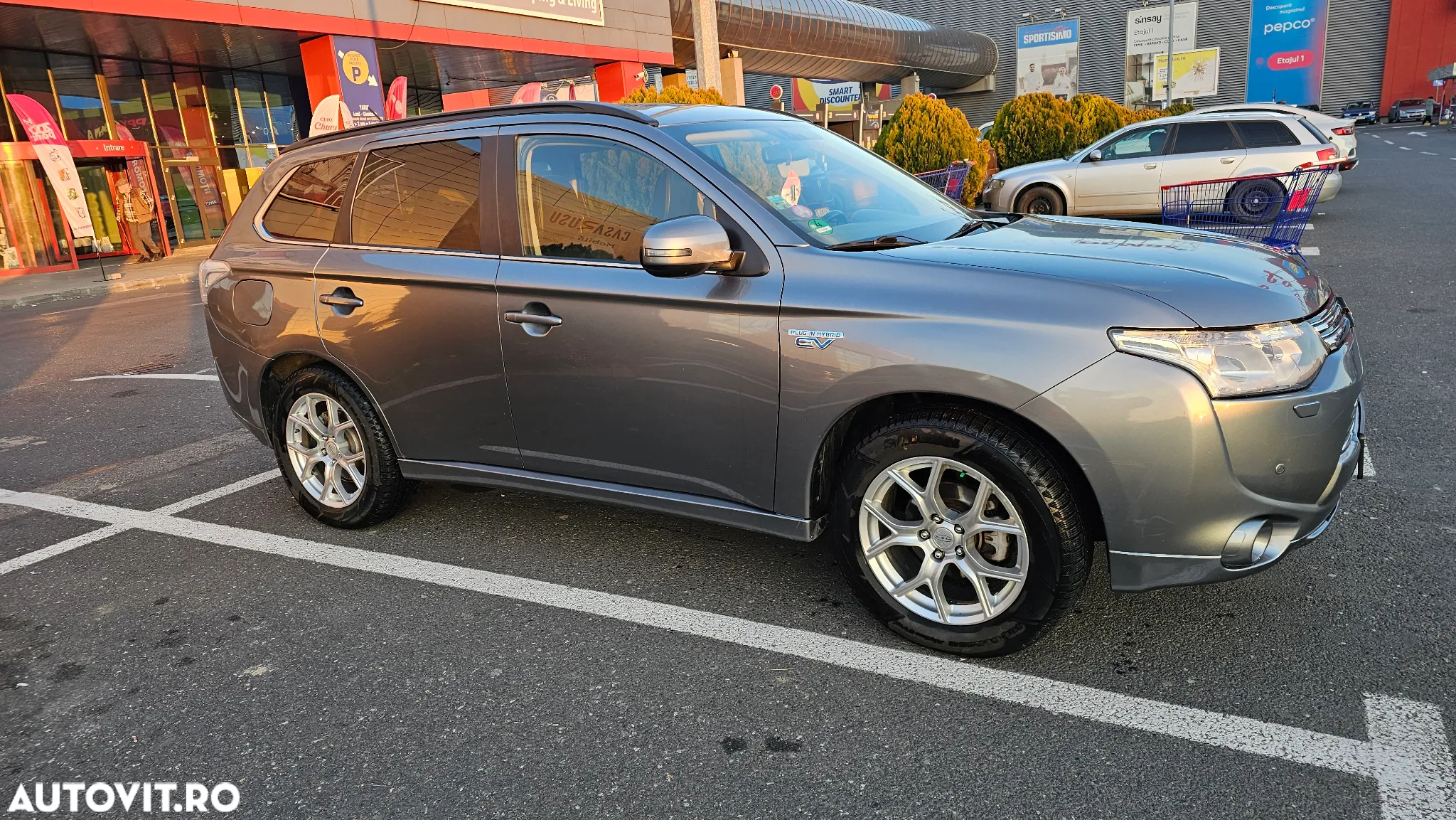 Mitsubishi Outlander - 4