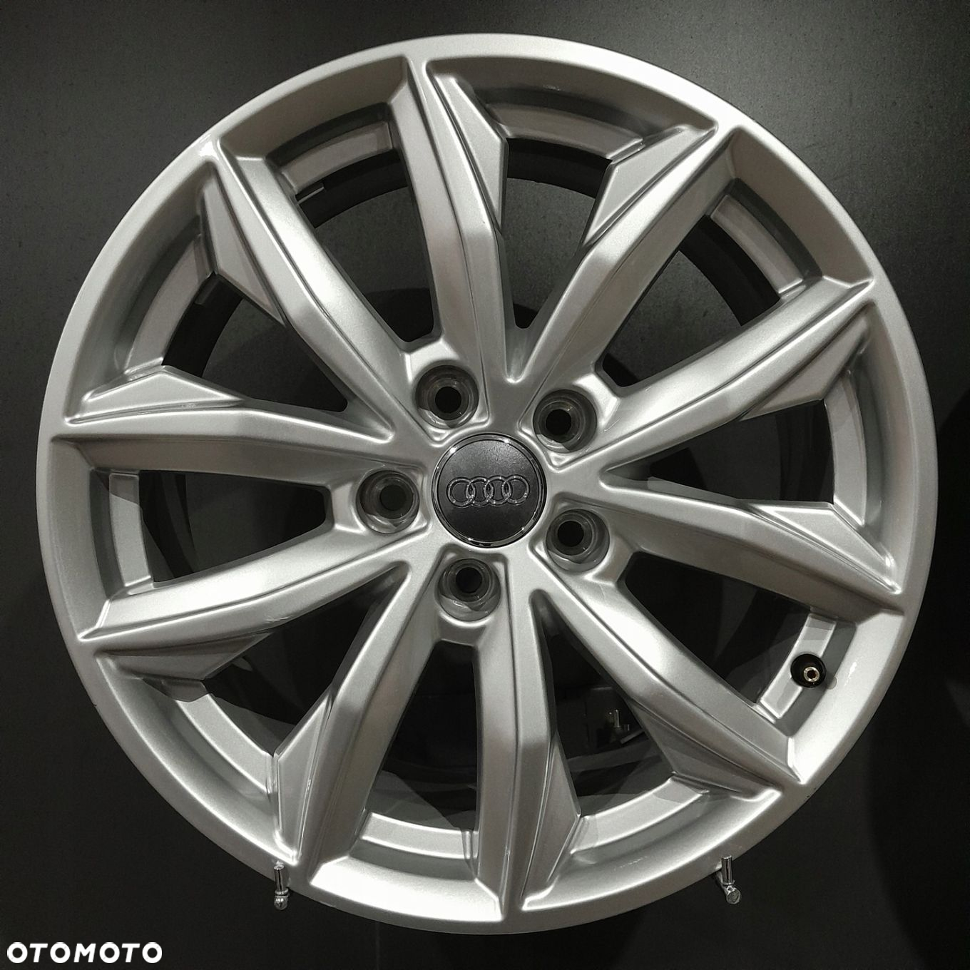 Felgi 17 5x112 Audi Q5, A6 C7, A4 B8 B9 OE F503008-44 - 3