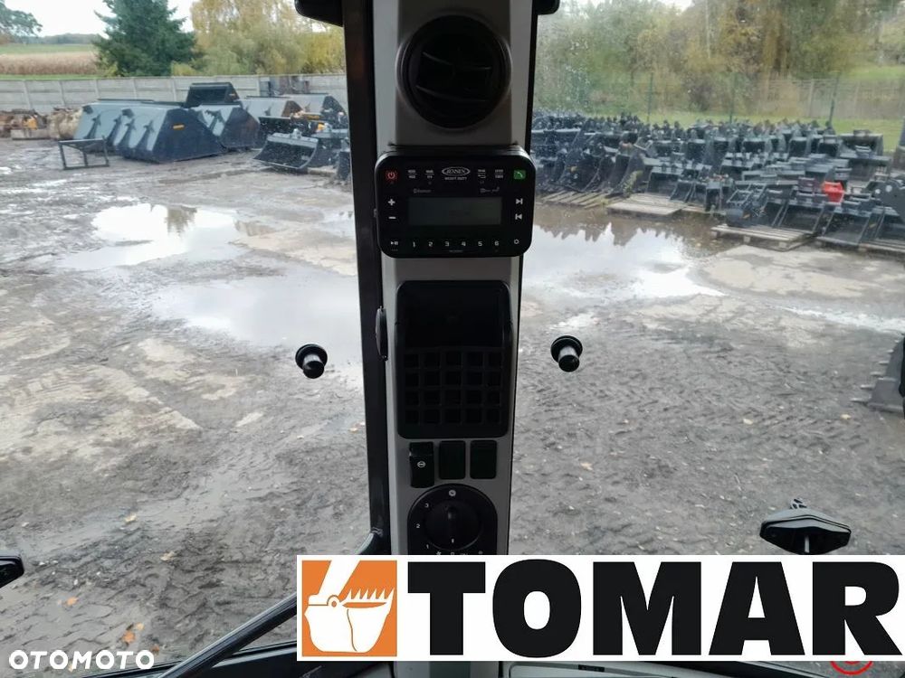 New Holland B 115 D 2025R JOYSTICK KLIMATYZACJA - 25