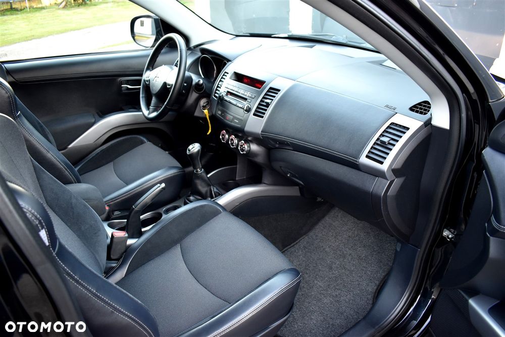 Mitsubishi Outlander 2.0 2WD Diamant Edition - 22