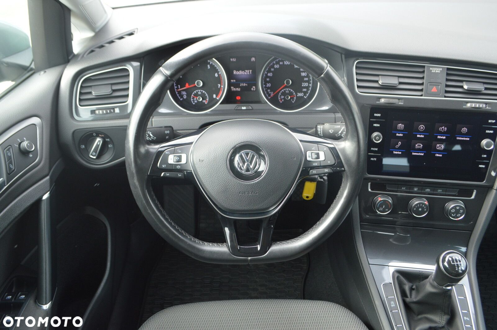 Volkswagen Golf - 23