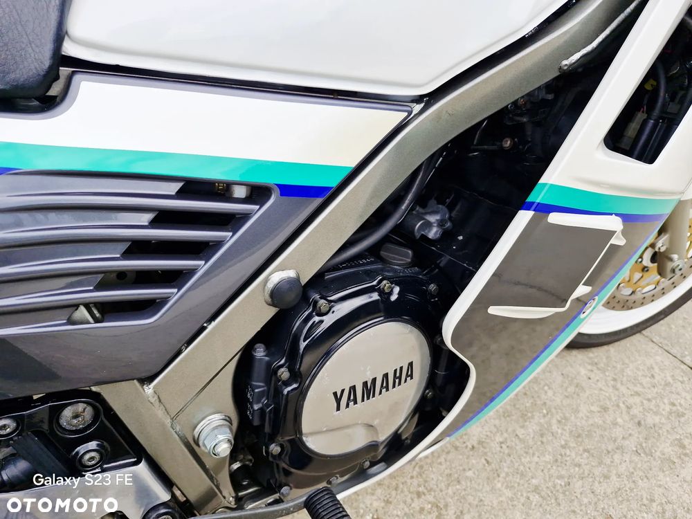 Yamaha FZ - 27