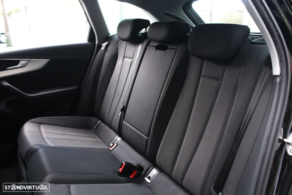 Audi A4 Avant 2.0 TDI Advance S tronic - 41