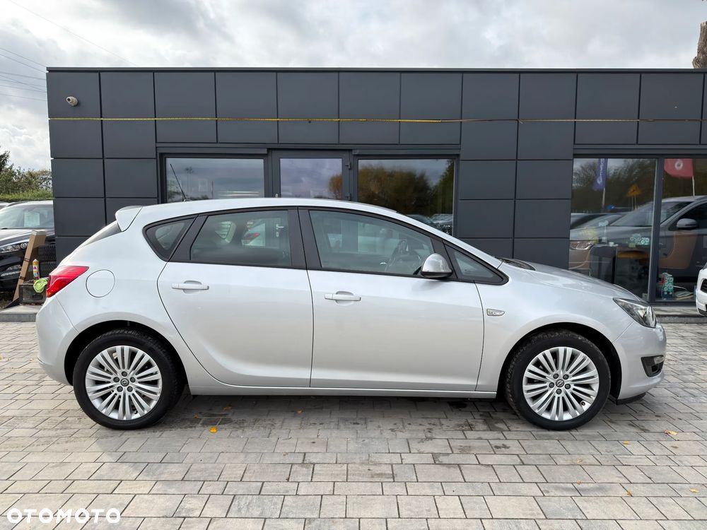 Opel Astra 1.6 Cosmo - 27