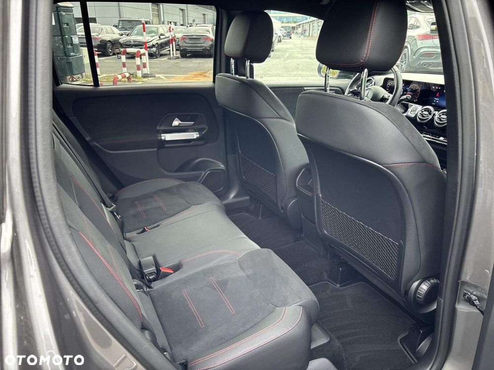 Mercedes-Benz GLB - 17