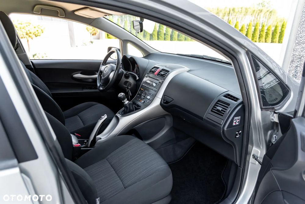 Toyota Auris 1.33 VVT-i Terra - 22