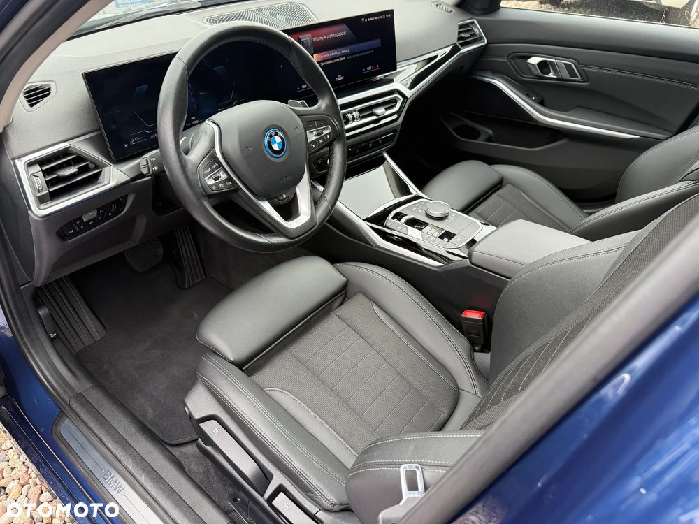 BMW Seria 3 320e M Sport - 25
