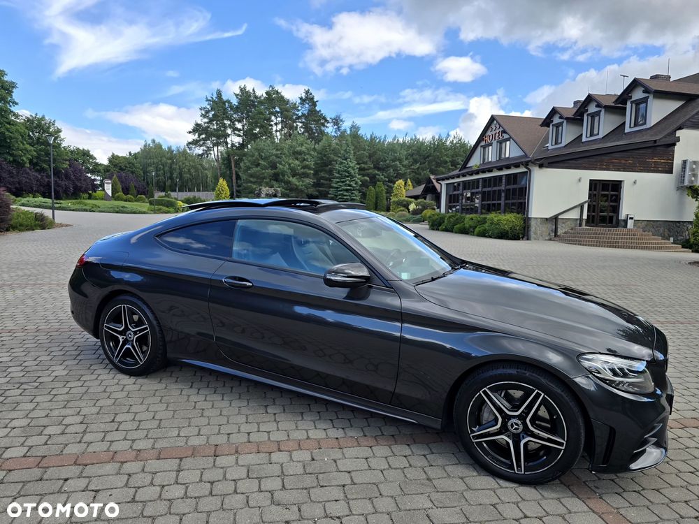 Mercedes-Benz Klasa C 300 4MATIC 9G-TRONIC - 24