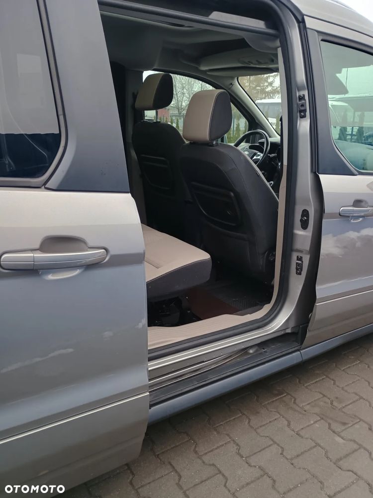 Ford Tourneo Connect - 13