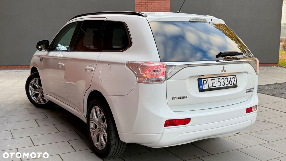 Mitsubishi Outlander 2.0 4WD Top - 6