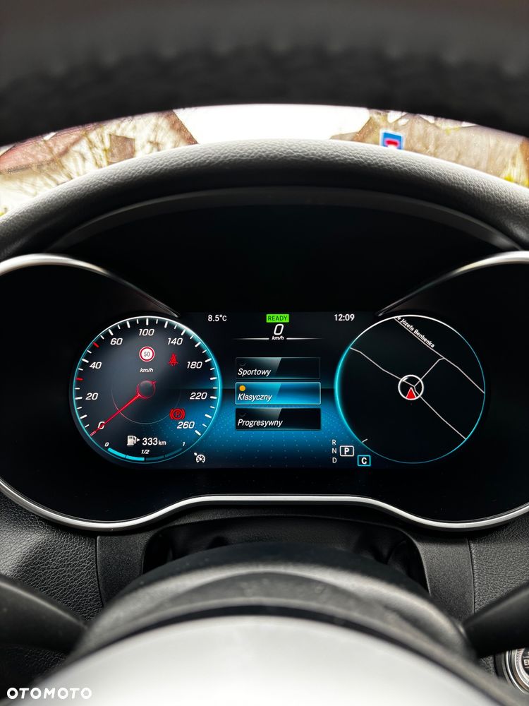 Mercedes-Benz Klasa C 200 4Matic 9G-TRONIC - 22