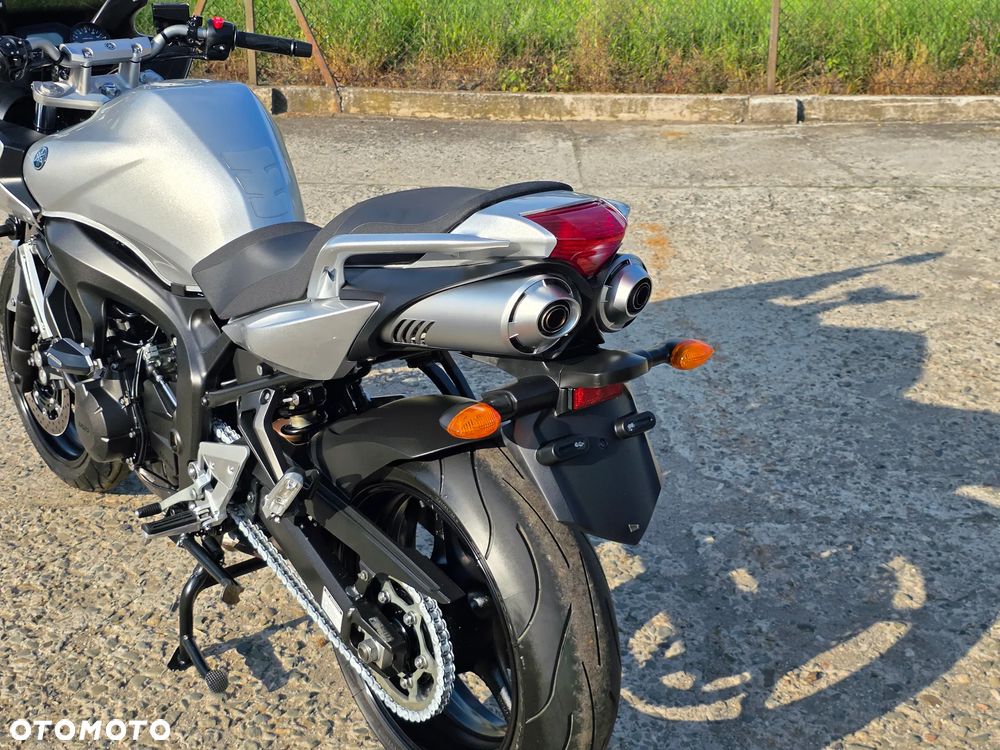 Yamaha FZ6 - 11