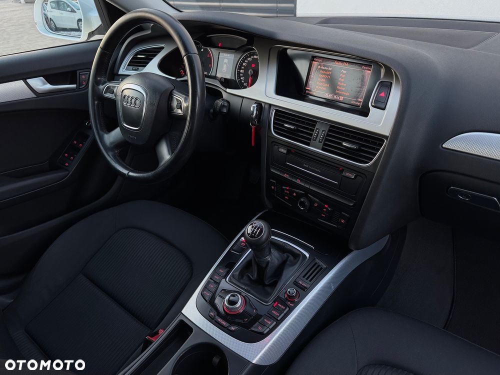 Audi A4 Avant 2.0 TDI Quattro - 29