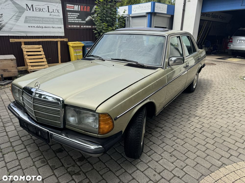 Mercedes-Benz W123 - 1