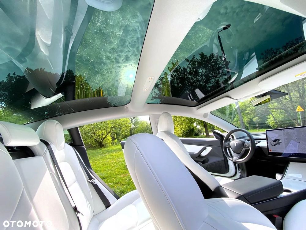 Tesla Model 3 - 8