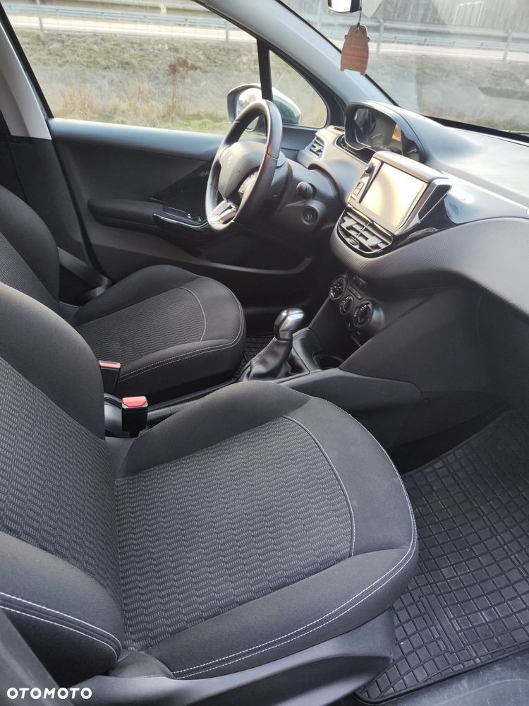 Peugeot 208 PureTech 82 Style - 9