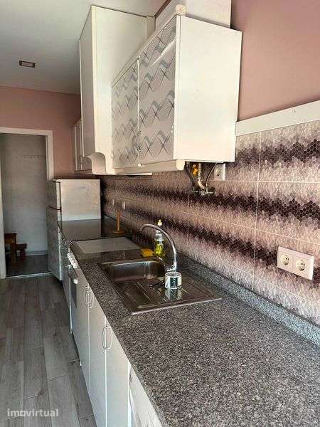 VENDE-SE- Apartamento T2- Rua da Cadeia- Lamego - Grande imagem: 2/12
