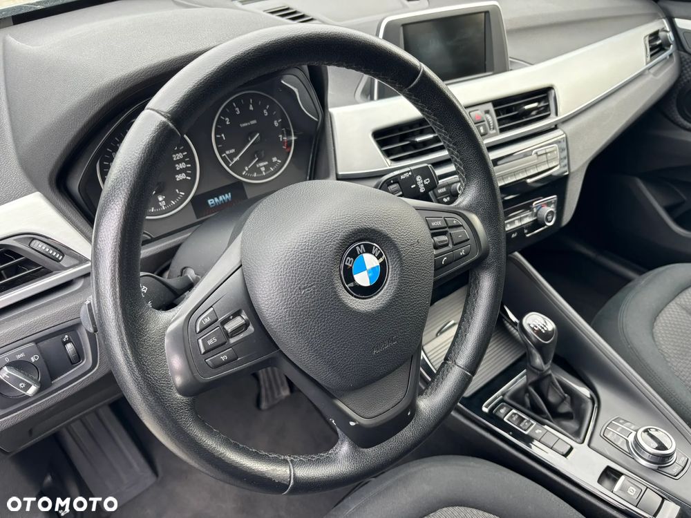 BMW X1 sDrive18i - 8