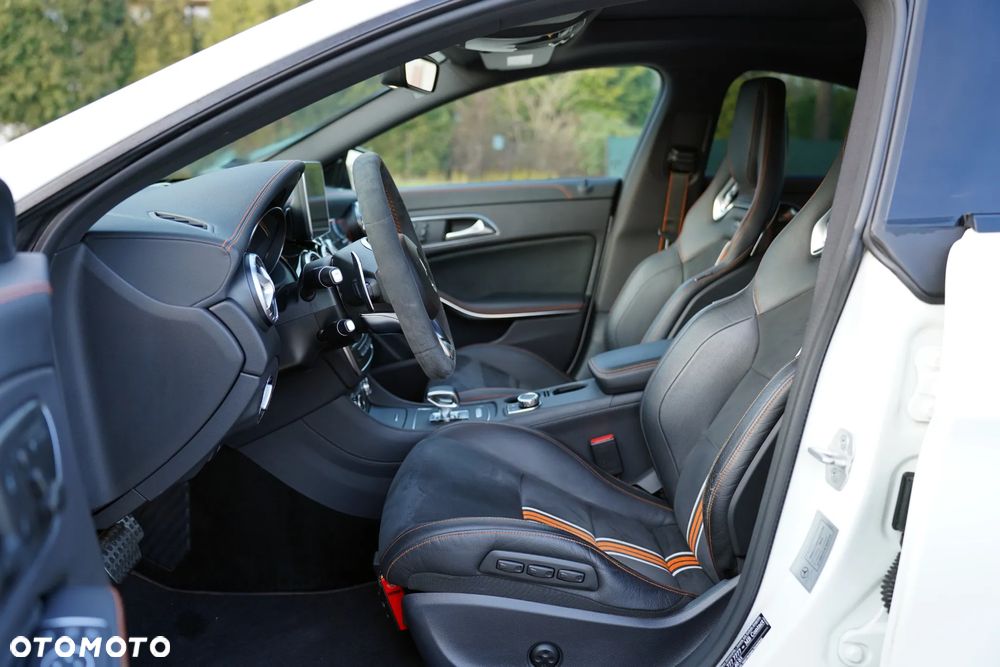 Mercedes-Benz CLA 45 AMG 4-Matic - 21