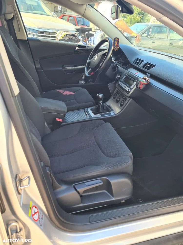 Volkswagen Passat 2.0 TDI Comfortline - 18