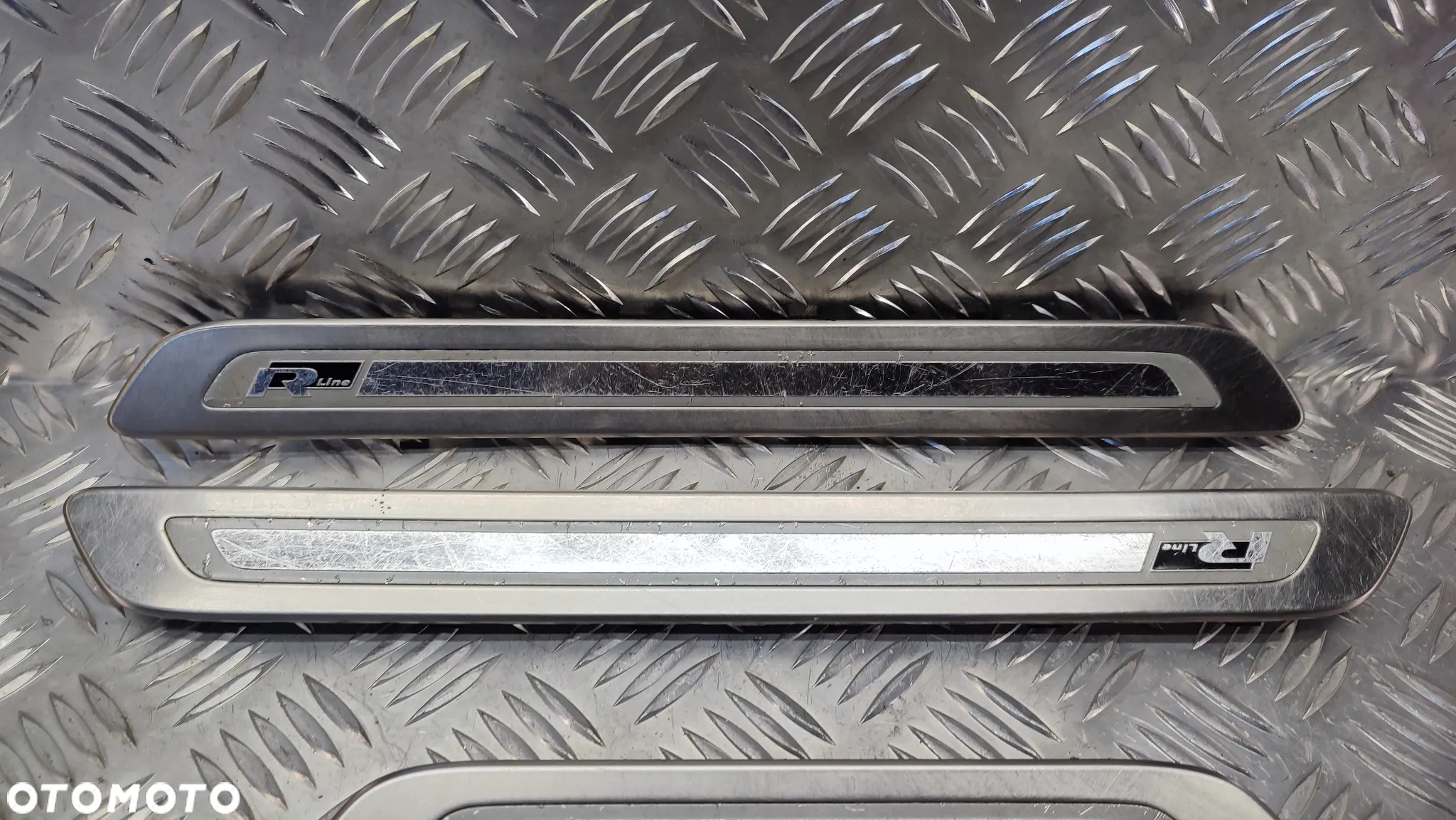 VW TOUAREG 7P 10-18R LISTWY NAKLADKI OZDOBNE PROGOWE R-LINE KOMPLET 7P6853468 7P6853467 7P6853174 7P6853173 - 2
