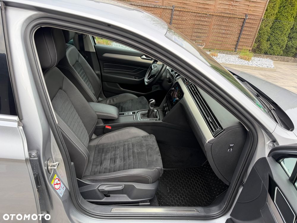 Volkswagen Passat 1.5 TSI EVO Elegance - 32