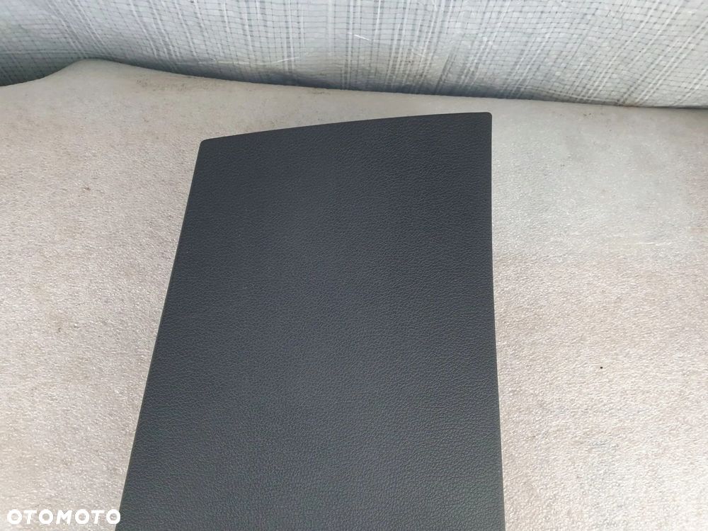 BMW E60 E61 OSŁONA SŁUPKA ŚRODKOWEGO PRAWA 7027090 - 5