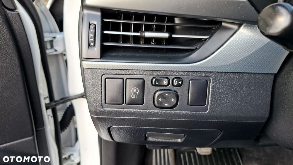 Toyota Avensis 2.0 D-4D Premium - 36