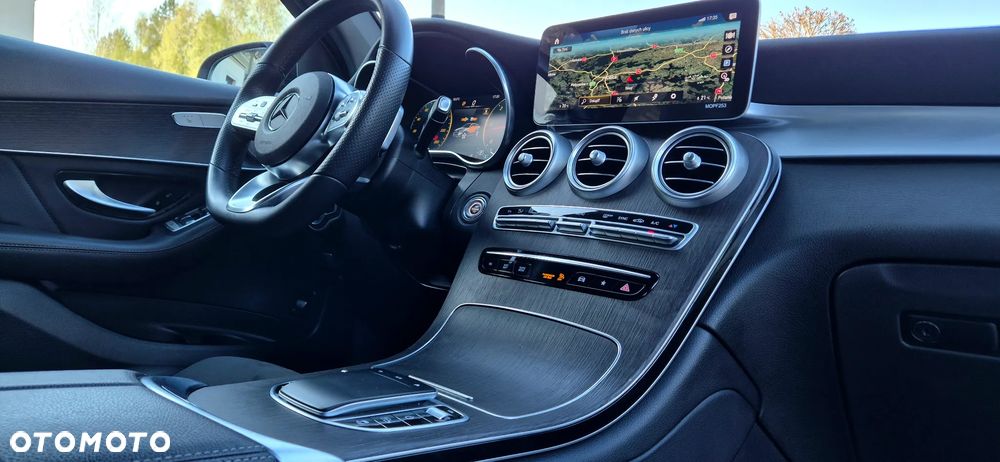 Mercedes-Benz GLC 220 d 4Matic 9G-TRONIC AMG Line Plus - 17