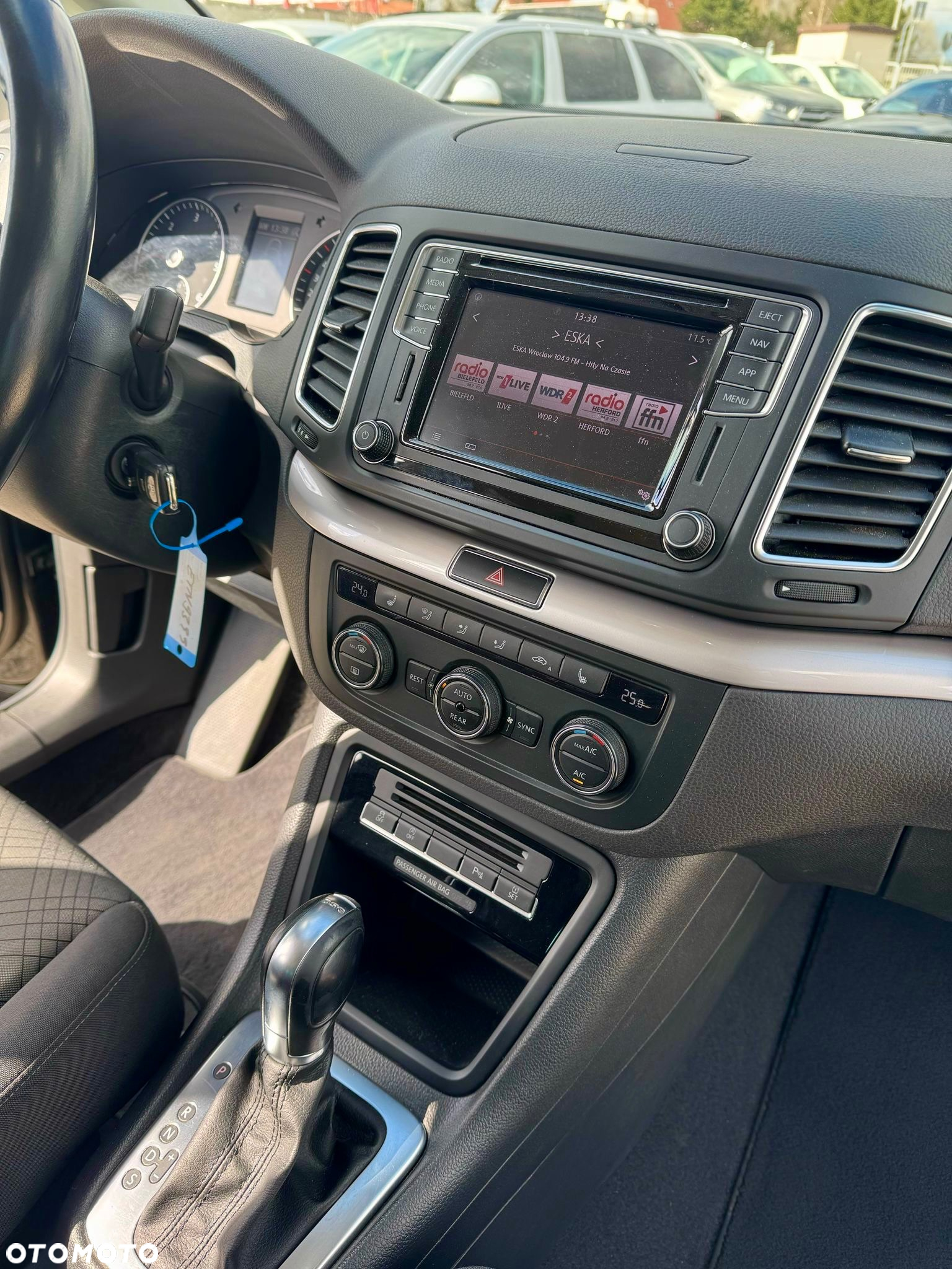 Volkswagen Sharan 2.0 TDI DSG (BlueMotion Technology) Trendline - 15
