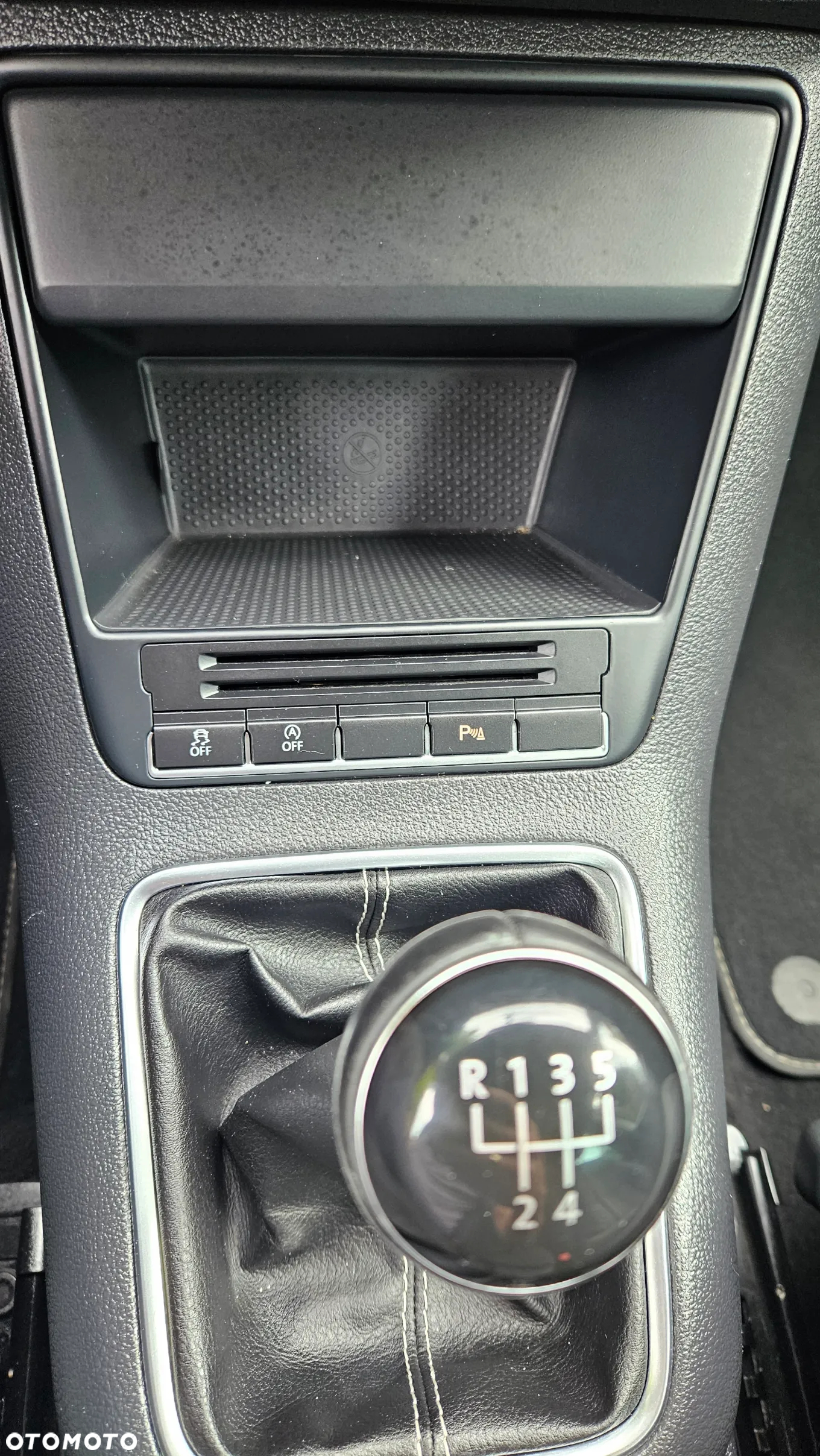 Volkswagen Golf Plus 1.6 TDI DPF MATCH - 11