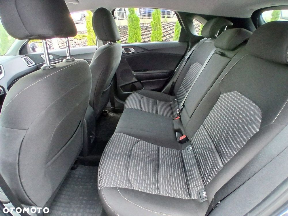 Kia Ceed 1.5 T-GDI M - 11