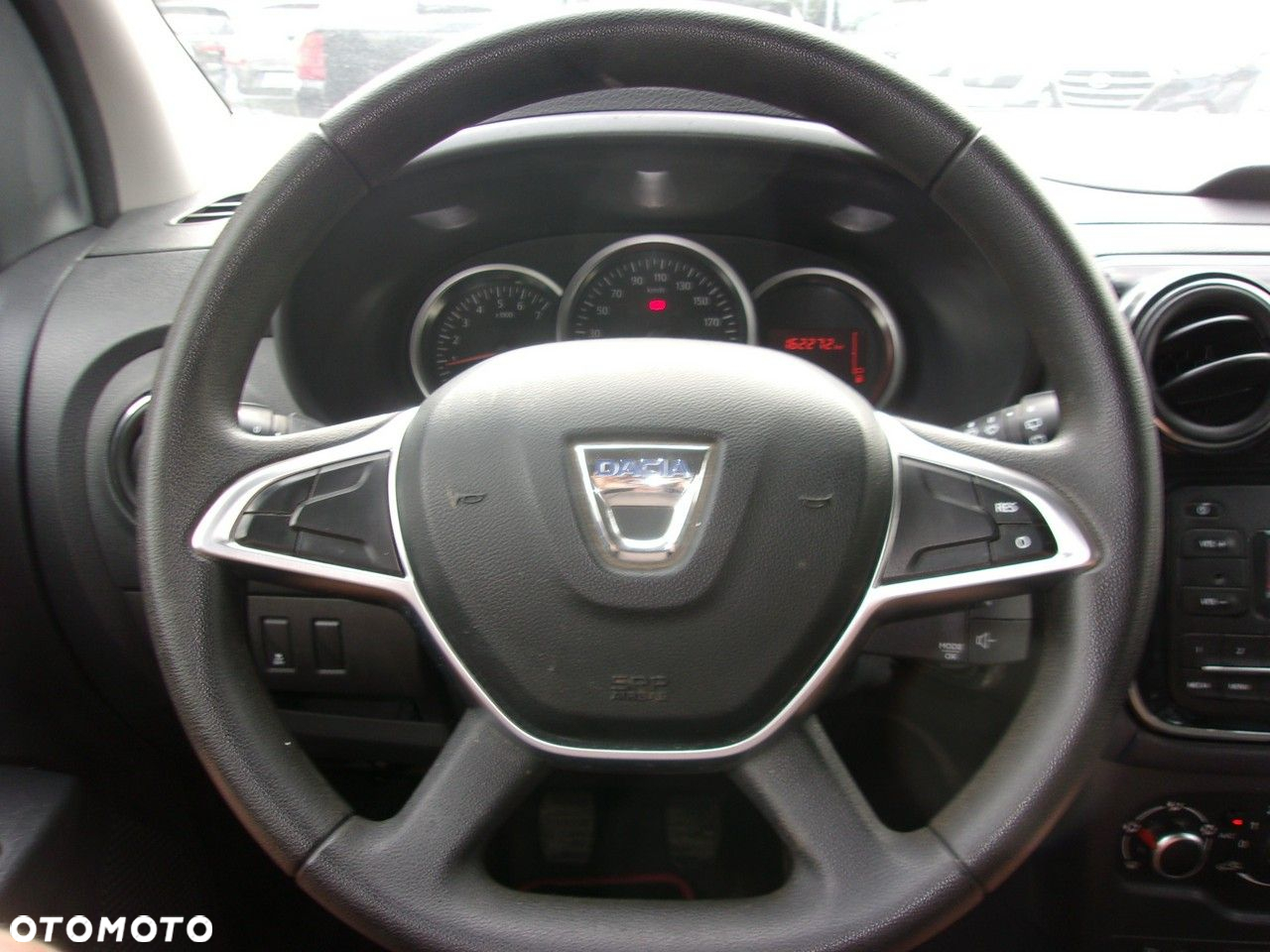 Dacia Lodgy 1.6 SCe Laureate S&S - 17