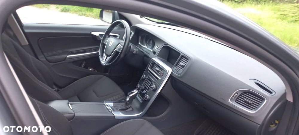 Volvo V60 D3 Drive-E Dynamic Edition (Kinetic) - 10