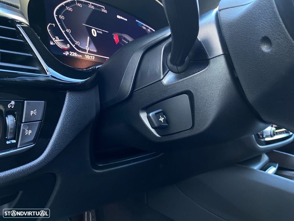 BMW 530 e Pack Desportivo M - 15