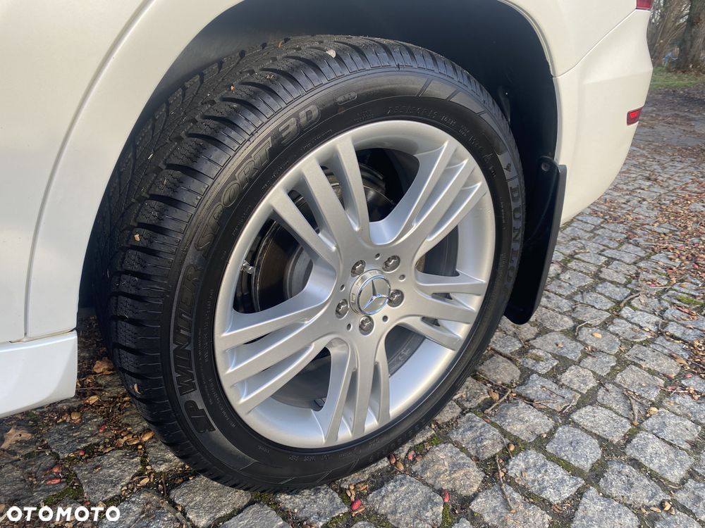 Mercedes-Benz GLK - 36