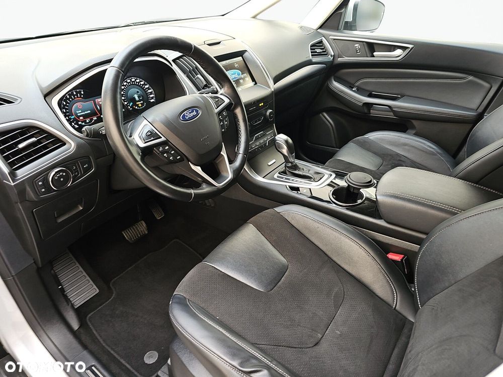 Ford S-Max - 11
