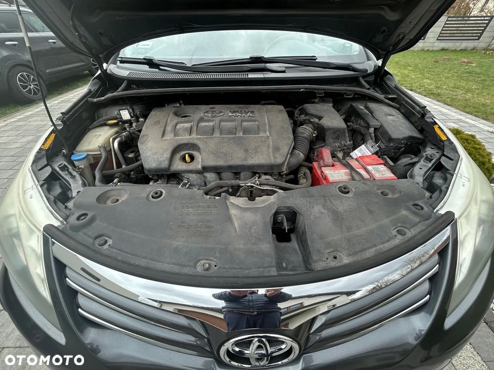 Toyota Avensis 1.8 Sol - 18
