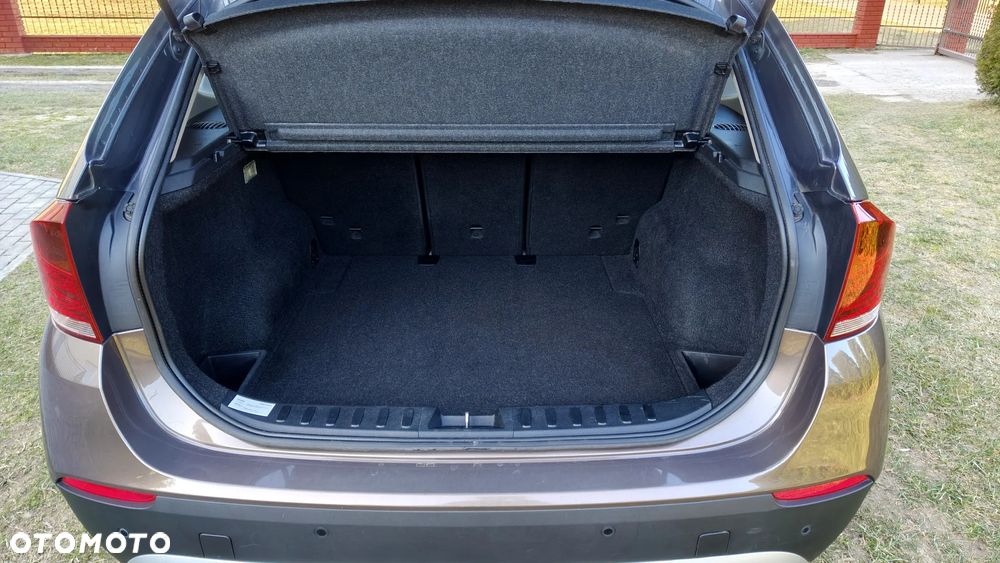 BMW X1 sDrive18d xLine - 27