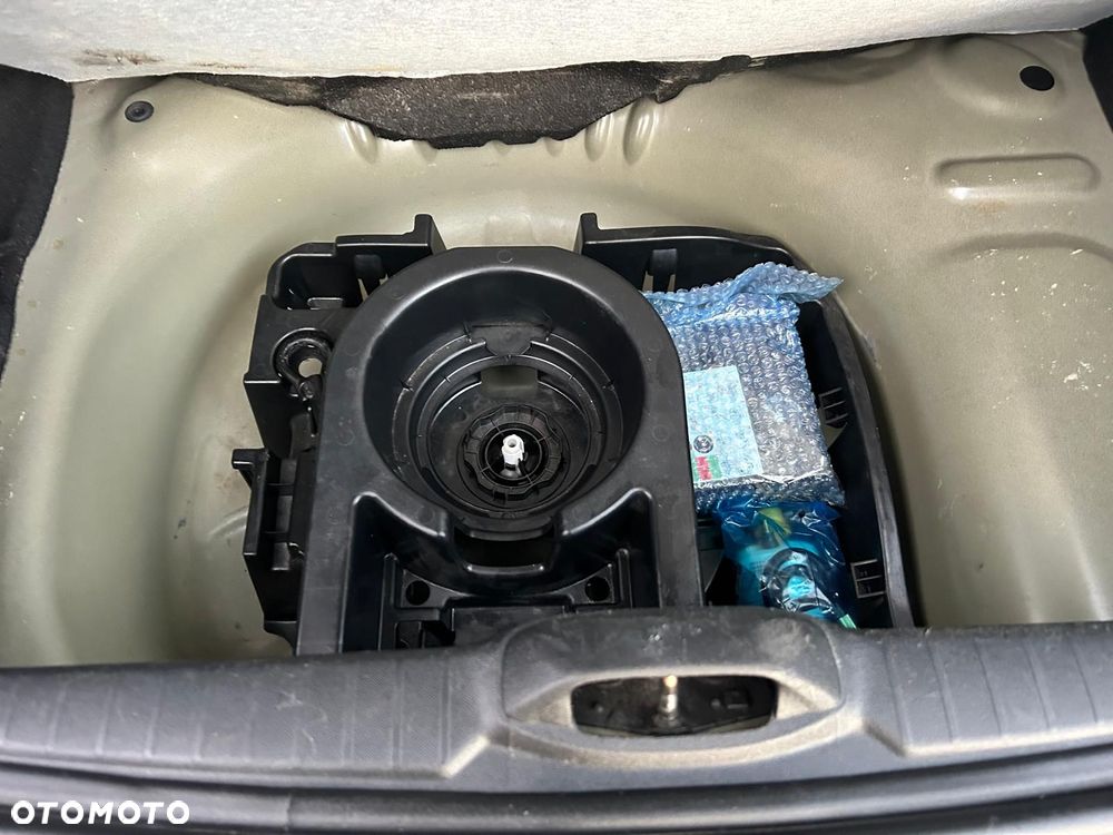 Peugeot 208 1.2 VTi Allure - 25