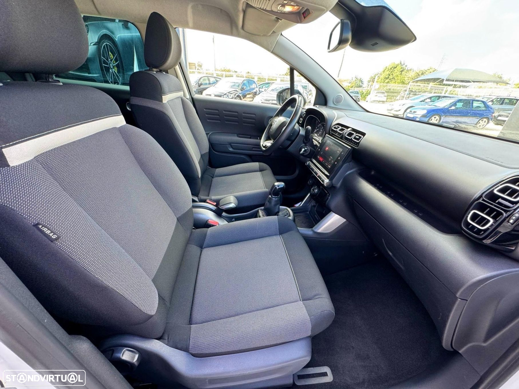 Citroën C3 Aircross 1.6 BlueHDi Shine - 19