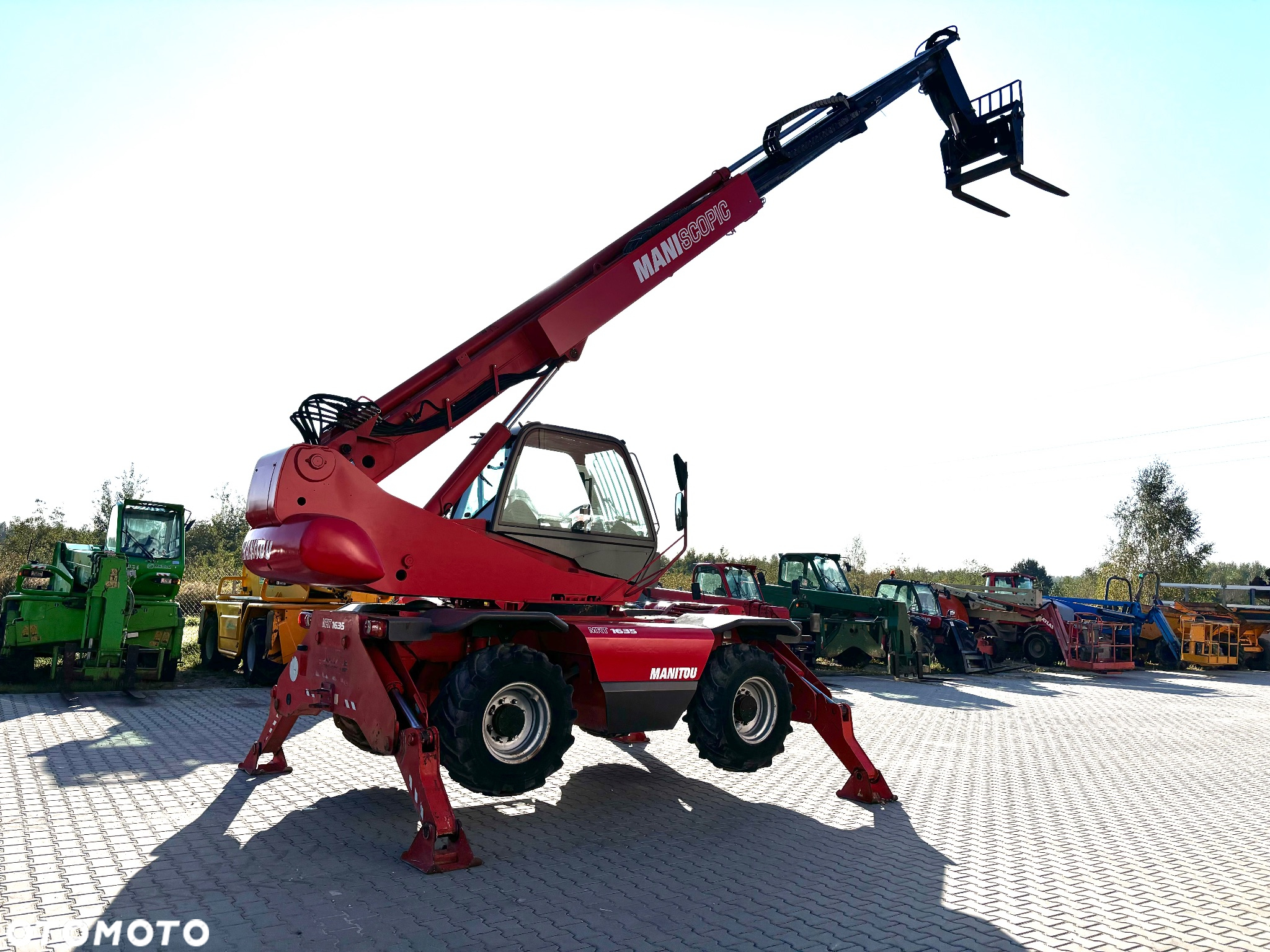 Manitou MRT 1635  Ładowarka teleskopowa obrotowa - 9