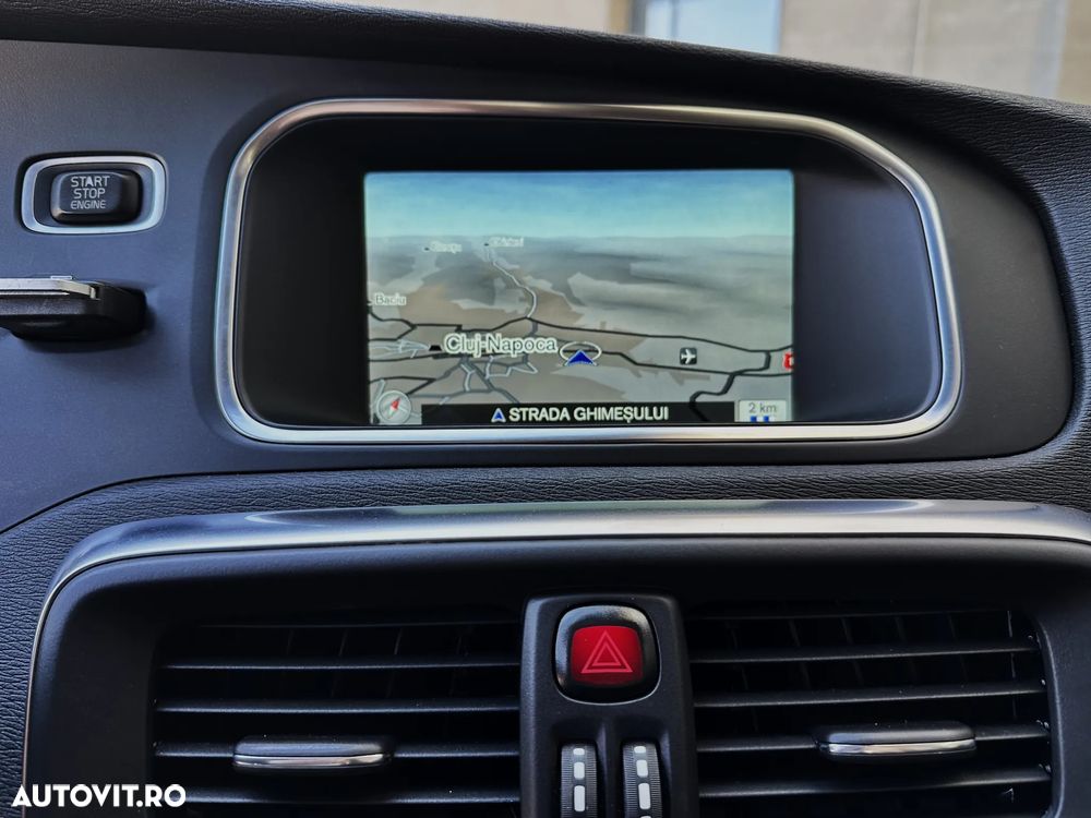 Volvo V40 D4 Geartronic Summum - 16