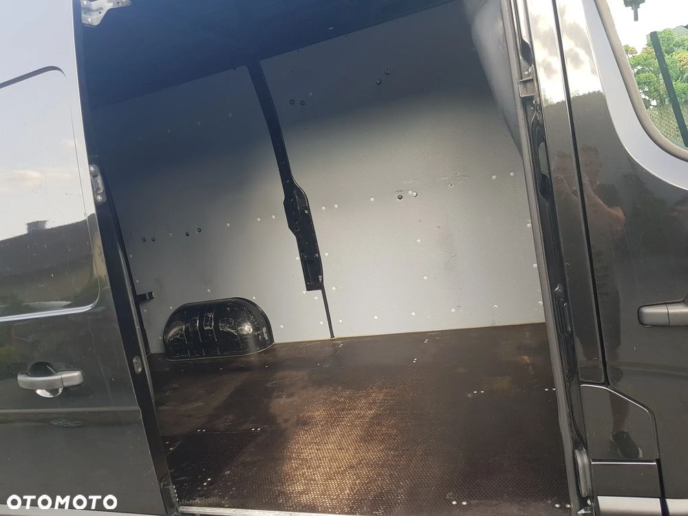 Renault 2.3dCi L2H2 3.5t Pack Clim 4d - 17