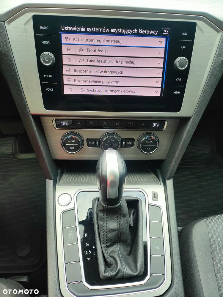 Volkswagen Passat 2.0 TDI (BlueMotion Technology) DSG Comfortline - 8